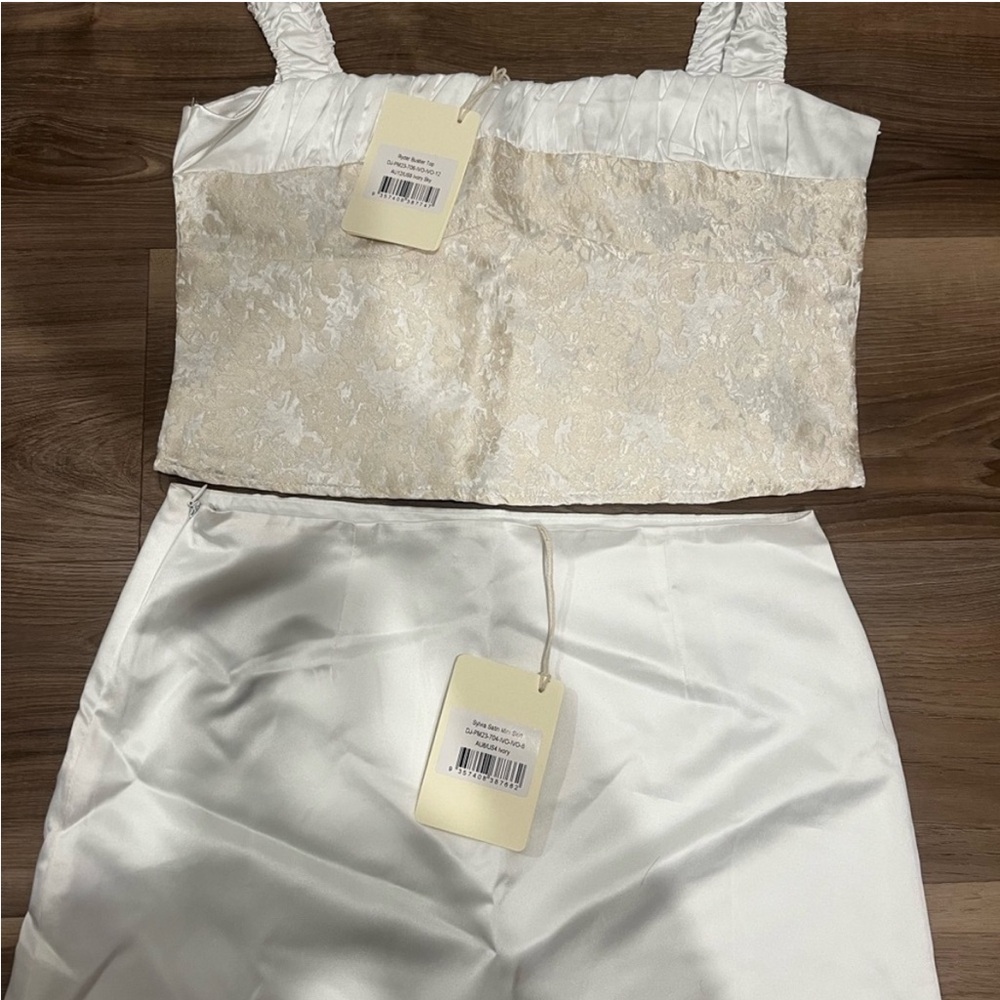 NWT Peppermayo two piece top and skirt set brand new cropped and satin - Picture 4 of 4